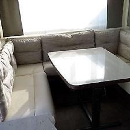 Bürstner 510 TK - Modell 2024 / 2025 - Ansicht des Essbereiches