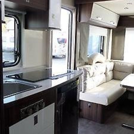 Bürstner 510 TK - Modell 2024 / 2025 - Ansicht der Küche